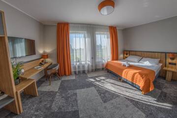 Фото номера Стандартный номер с кроватью размера &quot;king-size&quot; Отель Hotel Wegierki г. Вжесня 3