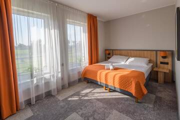 Фото номера Стандартный номер с кроватью размера &quot;king-size&quot; Отель Hotel Wegierki г. Вжесня 2